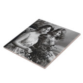 Timeless Portrait of Mother and Daughter タイル (側面)