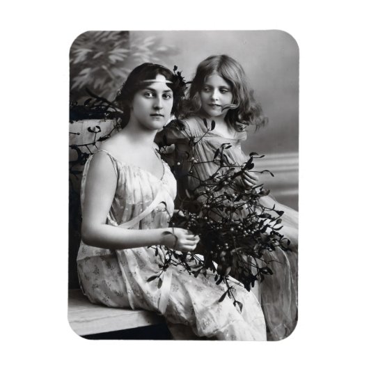 Timeless Portrait of Mother and Daughter マグネット (縦)