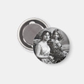 Timeless Portrait of Mother and Daughter  マグネット (正面/裏面)