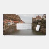 Timeless Staithes: Where the Beck Meets the Sea デスクマット (キーボード&マウス)