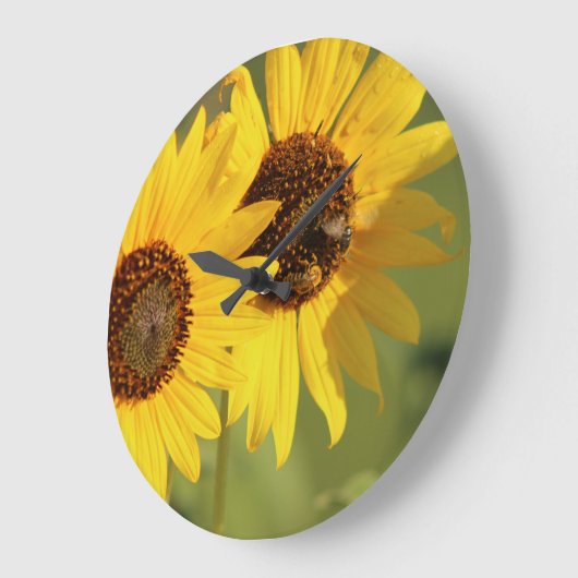 Timeless Wild Sunflowers and Bees  ラージ壁時計 (傾斜)