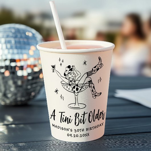 Tiniお洒落の少し古い誕生日パーティー 紙コップ