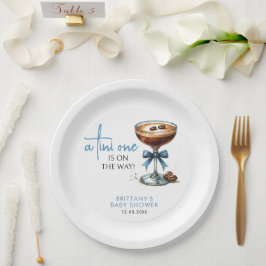 Tiniは男の子の赤ん坊のシャワーを途中にある ペーパープレート