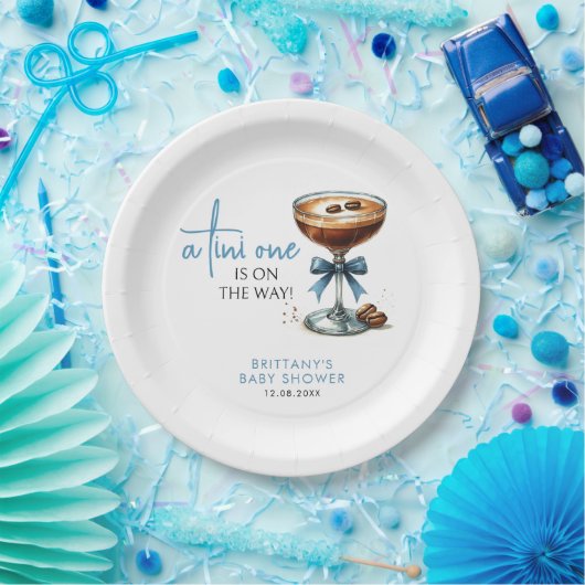 Tiniは男の子の赤ん坊のシャワーを途中にある ペーパープレート (パーティー)