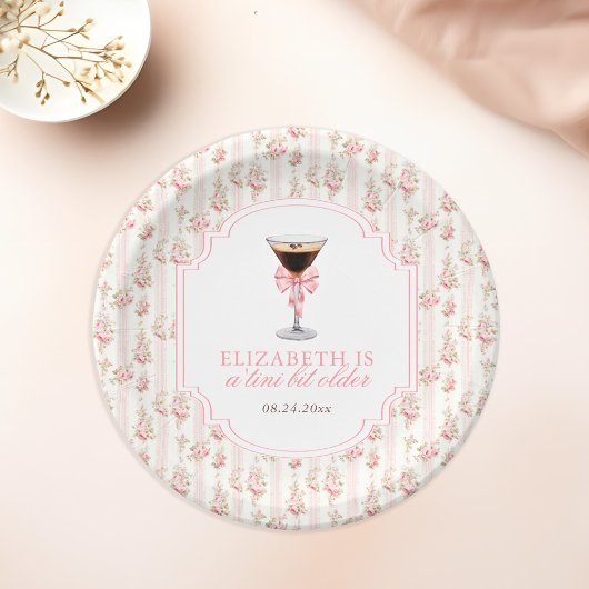 'Tiniビットより古いエスプレッソMartiniコケット誕生日 ペーパープレート