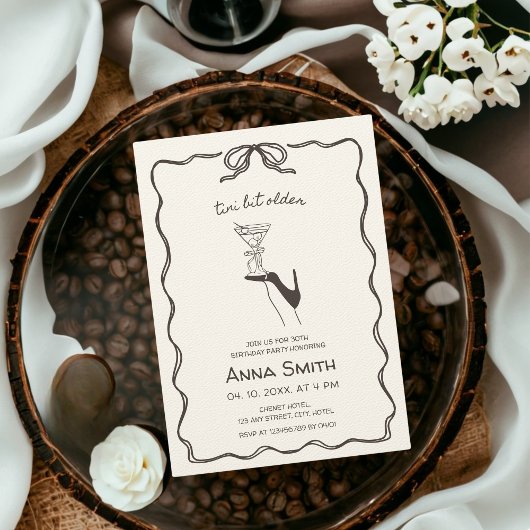 Tiniビット古いカクテルハンドドロードブラウン誕生日 招待状