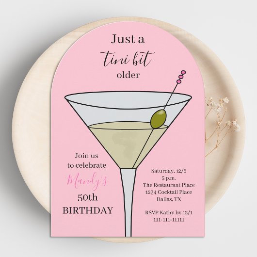 Tini Bit Older ピンクの50歳の誕生日パーティーマティーニ 招待状