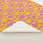 Tiny hearts chess grid seamless pattern. Cute litt シェルパブランケット (3/4)