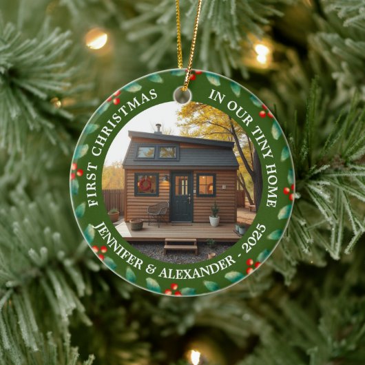 Tiny Homeでの最初のクリスマス ハウス 写真 セラミックオーナメント (ツリー)