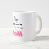 Tiny Humans Made Me Mom Modern Pink Design ジャンボコーヒーマグカップ (正面右)