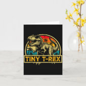Tiny T-rex T Rex Dinosaur Tiny T-rex Family Matchi カード (黄色い花)