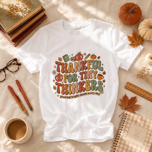 Tiny Thinkersに感謝 Retro Fall Teacher Tシャツ