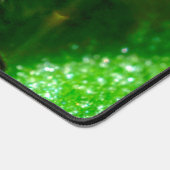 Tiny Traveler: Ladybug on a Leaf デスクマット (コーナー)