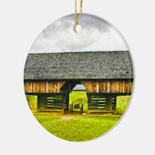 Tiptonの場所のCadesの入江の片持梁納屋 セラミックオーナメント (左)