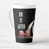 Tired Panda Gym – Cute Funny Workout Art カフェラテマグ (左アングル)