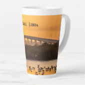 Titusville, Florida Bridge at Sunset – 写真 カフェラテマグ (右アングル)