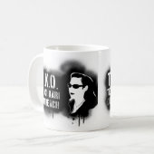 TKO -黒いステンシル コーヒーマグカップ (正面左)