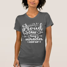 To 誇りを持った be -デザインTシャツ