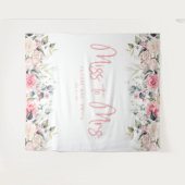 To Mrs恋しく思 Pinkフローラブライダルシャワー背景 タペストリー (正面(横))