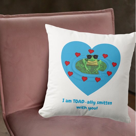 Toad-ally smitten with you クッション
