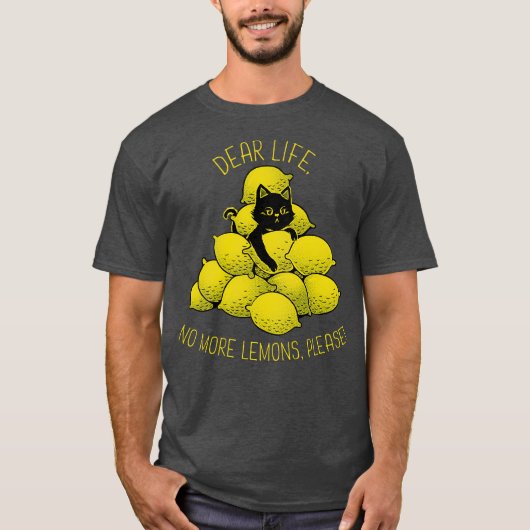 Tobe Fonsecaによるレモンを持った黒猫 Tシャツ (正面)