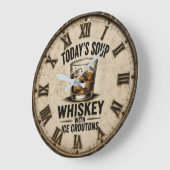 Today's Soup Whiskey with Ice Croutons Funny ラージ壁時計 (傾斜)
