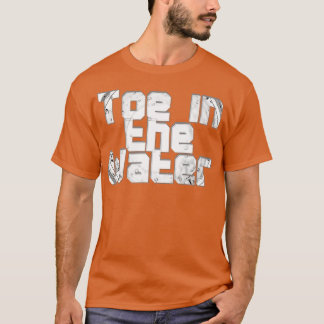 Toe in the water tシャツ