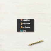 Together Everyone Achieves More ポストイット (デスク上)