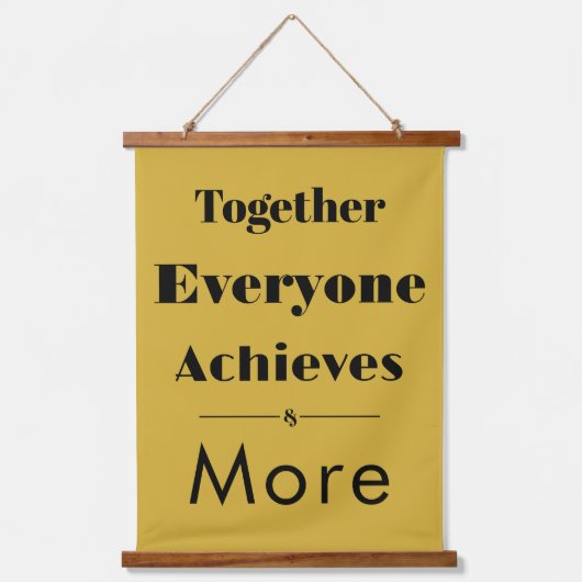 Together Everyone Achieves More - Metallic Gold 吊り下げ型タペストリー (正面)