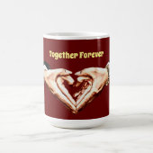 Together Foreverは手をハート形の芸術に結合 コーヒーマグカップ (中央)