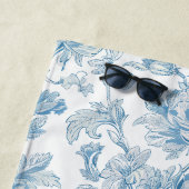 Toile-de-jouy Chinoiseries Blue Floral Pattern ビーチタオル (インサイチュ)