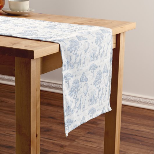 Toile De Jouy Safari Blue Baby Shower Table Runner ショートテーブルランナー (インサイチュ)