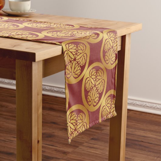 Tokugawa Aoi月曜日の赤の日本のな家紋の金ゴールド ショートテーブルランナー (インサイチュ)