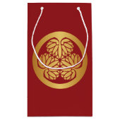 Tokugawa Aoi月曜日の赤の日本のな家紋の金ゴールド スモールペーパーバッグ (裏面)