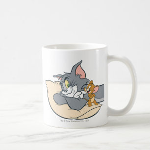Tom and Jerry On Pillow コーヒーマグカップ