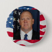 Tom Homan Button with flag waving behind 缶バッジ (正面)