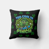 Too Cool to Pinch Skateboard Shamrock St. Patricks クッション (裏面)