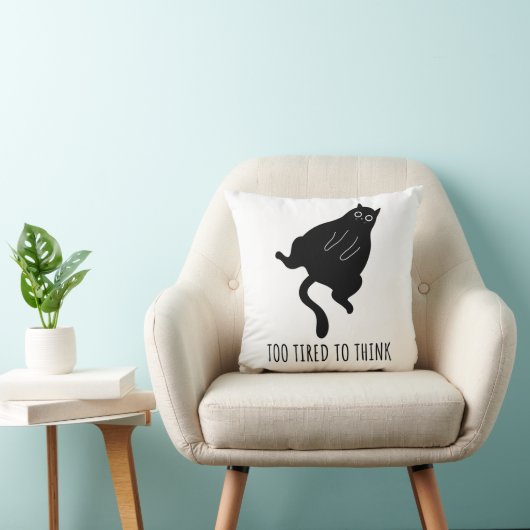 Too Tired to Think - Funny Exhausted Black Cat クッション (椅子)