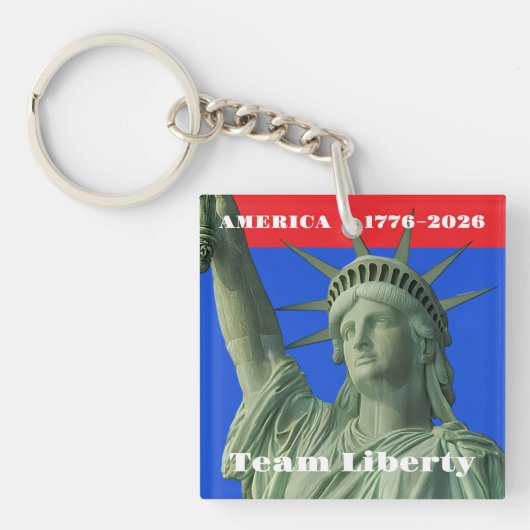 Torch High! Liberty Emblem • 1776–2026 USA キーホルダー (正面)