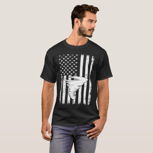 Tornado US Flag Hurricane Storm Tornado Chaser Men Tシャツ (正面フル)