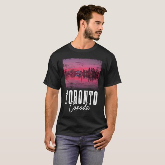 Toronto Skyline Ontario Canada Maple Leaf Canadian Tシャツ (正面フル)