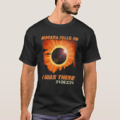 Total Solar Eclipse Mountain Hiking Niagara Falls  Tシャツ (正面)