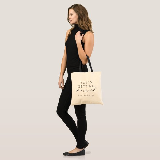 Totes Getting Married Tote Bag | Modern Script トートバッグ (正面(モデル))
