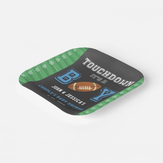 Touchダウンの男の子サッカーの赤ちゃんシャワー ペーパープレート (傾斜あり)