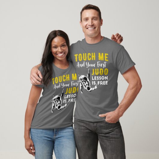 Touch Me And Your First Judo Lesson Is Free Funny  Tシャツ (ユニセックス)