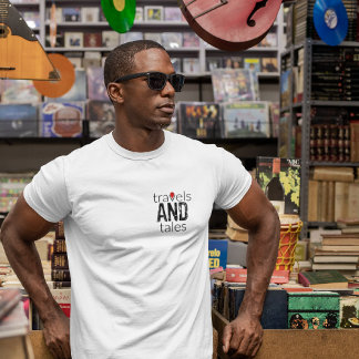 Tours and Tales Pocket Logoメンズシャツ Tシャツ