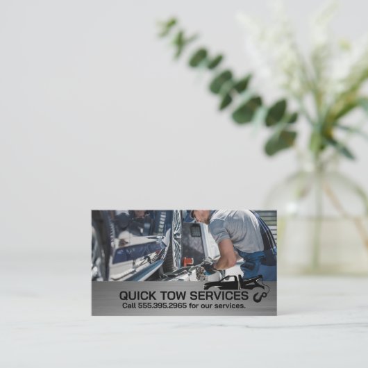 Tow Truck Operator Securing Car 名刺 (スタンド正面)