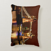 Tower Bridge、ロンドンat Night, England (UK) アクセントクッション (裏面(縦))