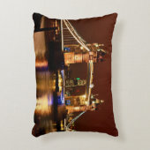 Tower Bridge、ロンドンat Night, England (UK) アクセントクッション (正面(垂直))