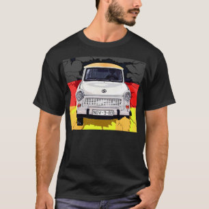 Trabant車およびドイツの旗のベルリンの壁 Tシャツ